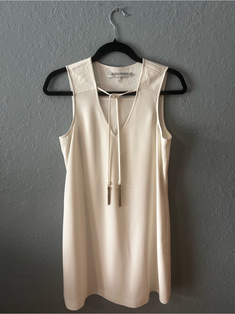 Trina Turk White V-Neck Shift Dress with Tassels & Geometric Stitching - Size 2
